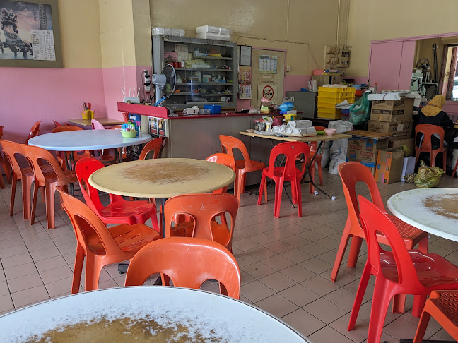 Opinii despre Kedai Roti Gold Crown 金冠面包中西饼店 în Sandakan - Gastronomi dan perhotelan