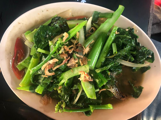 Lumut Ikan Bakar, Jalan Iskandar Shah, Batu 2 Pundut, Kampung Tebing Rabak, 32200 Lumut, Perak