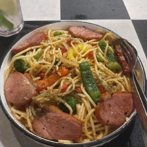 Opinii despre Salaza & Sons Bike Cafe în Kuala Terengganu - Gastronomi dan perhotelan