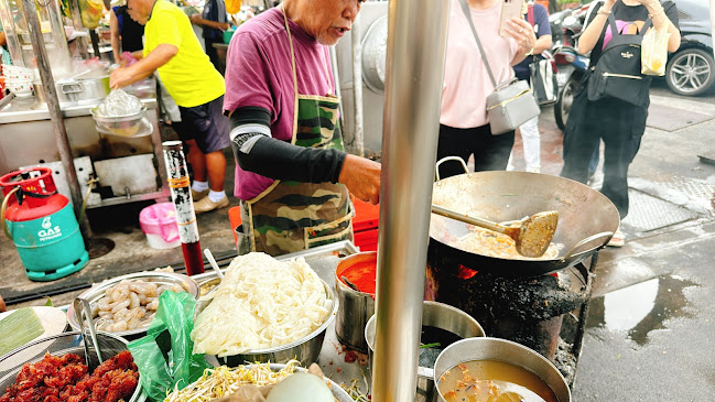Opinii despre CHONG Charcoal Seafood Char Kuey Teow 炭烧海鲜炒粿条 în George Town - Gastronomi dan perhotelan