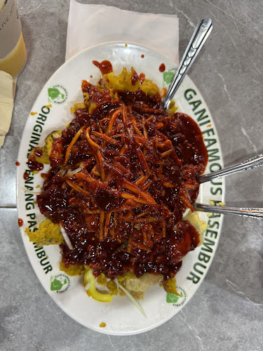 Kompleks Makanan Medan Renong Padang Kota Lama, 3, Padang Kota Lama, Jalan Tun Syed Sheh Barakbah, 10200 George Town, Penang