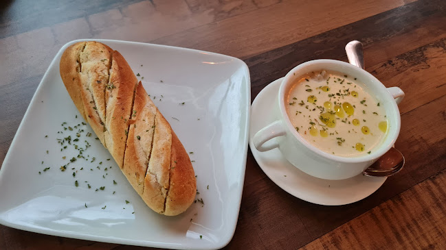 Opinii despre Bali Bali Cafe în Teluk Intan - Gastronomi dan perhotelan