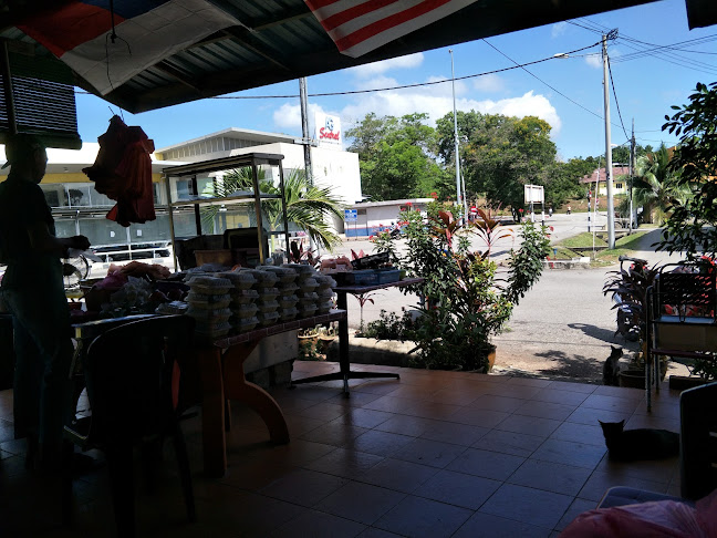 Nasi Ayam Nadia - Gastronomi dan perhotelan