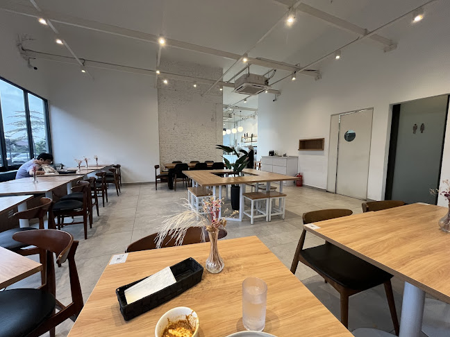 Comentarii opinii despre Mrs. Whó