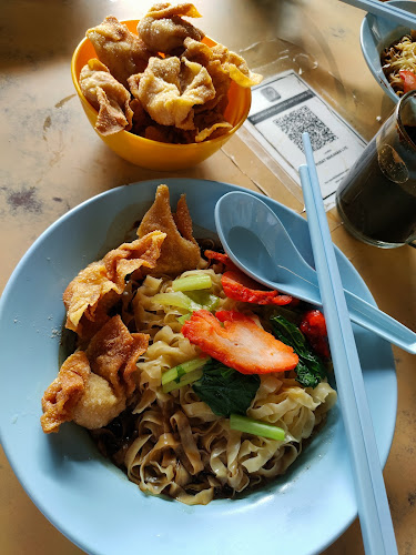 Opinii despre Pusat Makanan Lye Lye în George Town - Gastronomi dan perhotelan