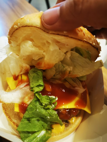 Burger King M-City - Gastronomi dan perhotelan