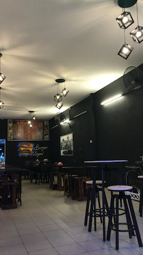jS BURGER CAFE - Gastronomi dan perhotelan