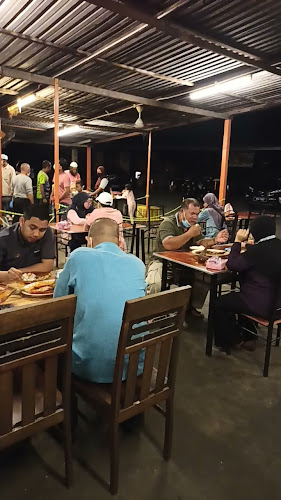 Comentarii opinii despre Pak Majid Kari Sembilang/ Warung Tiga Sempadan