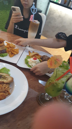 Meo Western Cafe - Gastronomi dan perhotelan