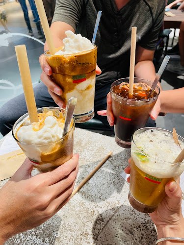 Cong Caphe, The Starhill - Gastronomi dan perhotelan