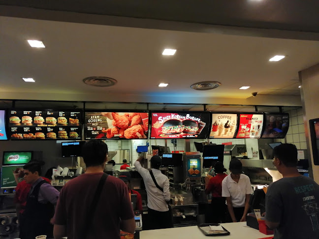 Opinii despre McDonald's Kampar DT în Kampar - Gastronomi dan perhotelan