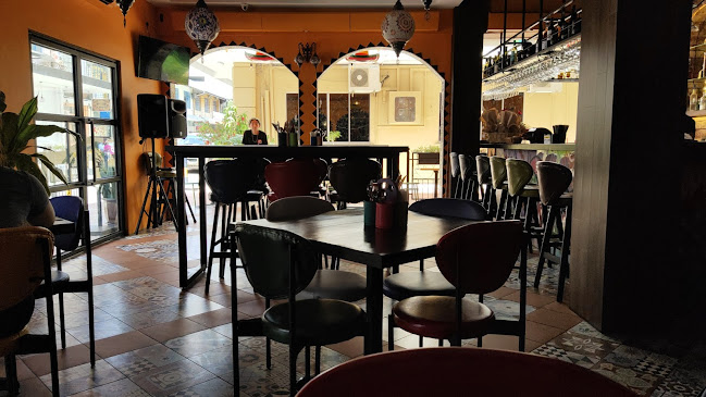 Mamasita Mexican Restaurant & Tapas Bar - Gastronomi dan perhotelan