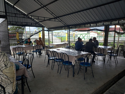 Nasi Berlauk Berek Keretapi (Kak Yah Nasi Dagang)