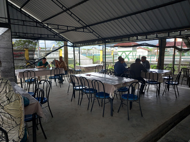 Nasi Berlauk Berek Keretapi (Kak Yah Nasi Dagang)