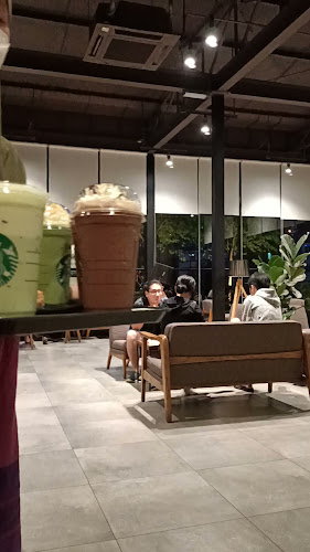 Starbucks Amanjaya DT - Gastronomi dan perhotelan