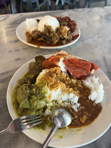 Comentarii opinii despre Restoran Nasi Vanggey Teluk Sisek