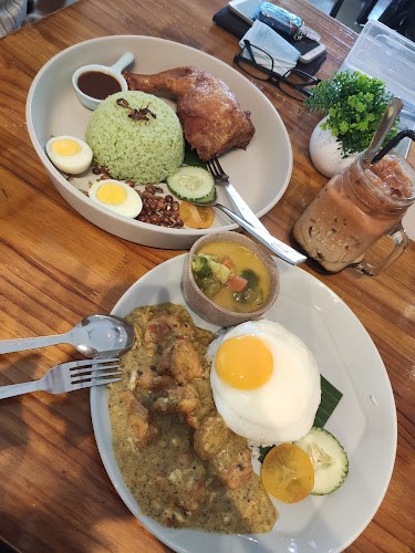 Comentarii opinii despre Feed Me Restaurants PLT