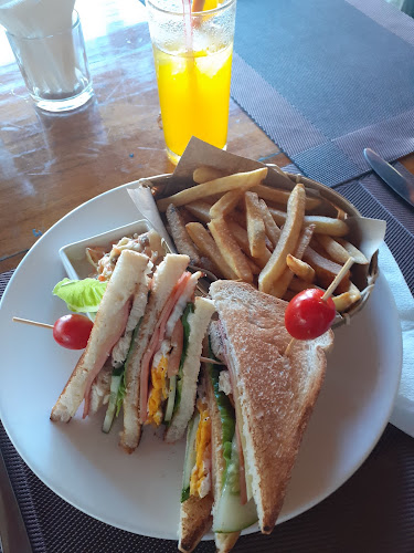 Opinii despre English Tea House & Restaurant în Sandakan - Gastronomi dan perhotelan