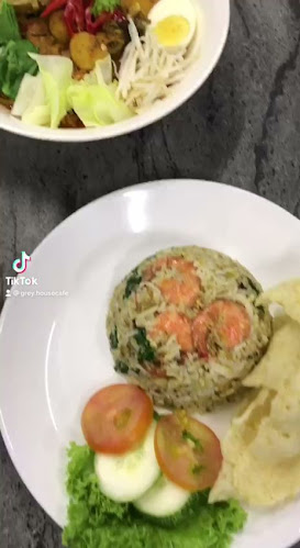 Grey House Cafe - Kampung Raja