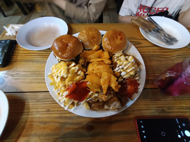 Grill Patio Menggatal Plaza - Gastronomi dan perhotelan