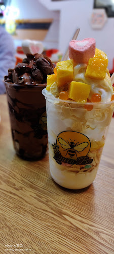Comentarii opinii despre Queen Bee Ice Cream Dessert Shop