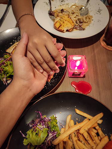 Bonzer Restaurant • Kingwood Hotel - Gastronomi dan perhotelan