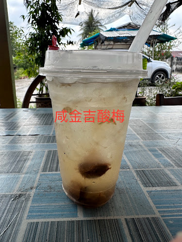 Pulai Lui Cha - Gastronomi dan perhotelan