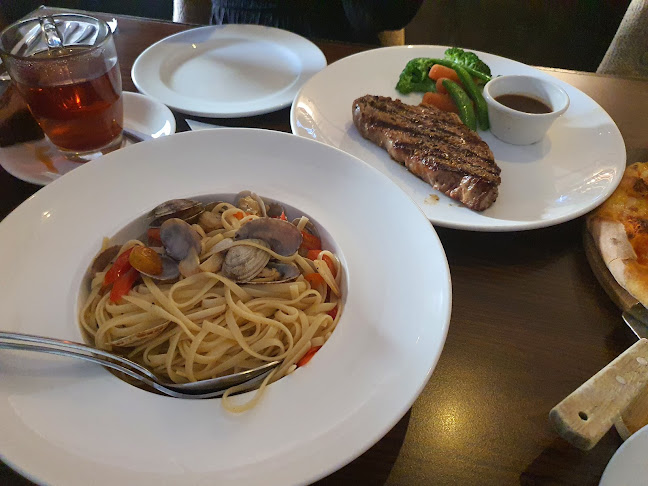 Comentarii opinii despre The Penthouse Restaurant & Winebar