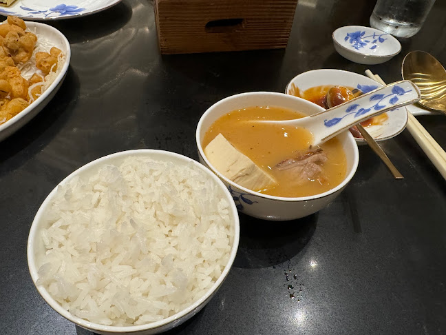 Jade Pavilion - Gastronomi dan perhotelan