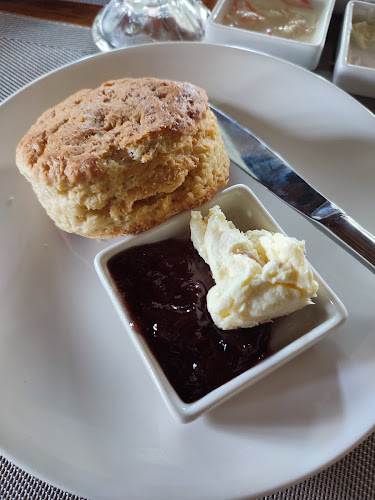 Opinii despre English Tea House & Restaurant în Sandakan - Gastronomi dan perhotelan