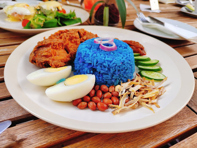 Mangga at the Blue Mansion