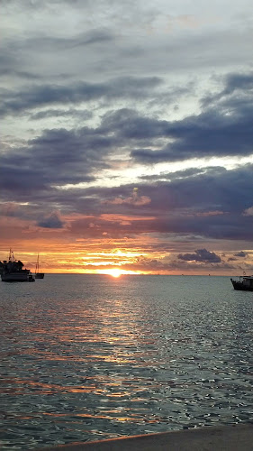 Opinii despre The Shamrock Irish Bar în Kota Kinabalu - Gastronomi dan perhotelan