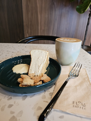 Comentarii opinii despre Flow Coffee