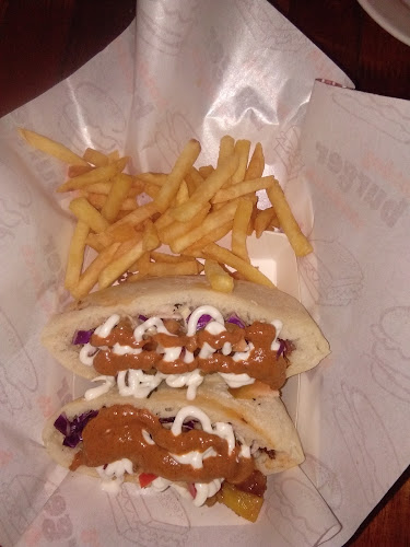 Pipe Bistro - Gastronomi dan perhotelan