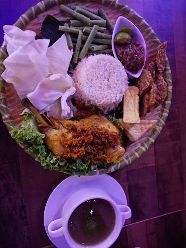 Bali Bali Cafe - Gastronomi dan perhotelan