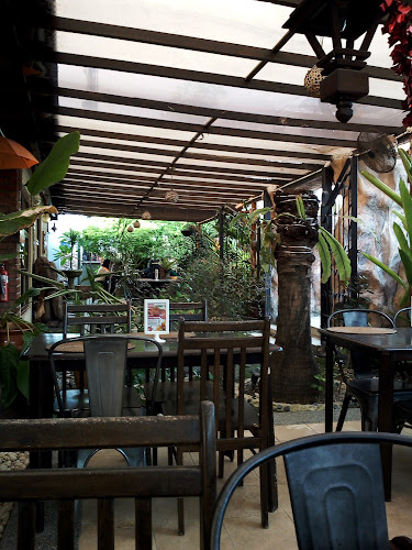 The Cave Restaurant - Gastronomi dan perhotelan