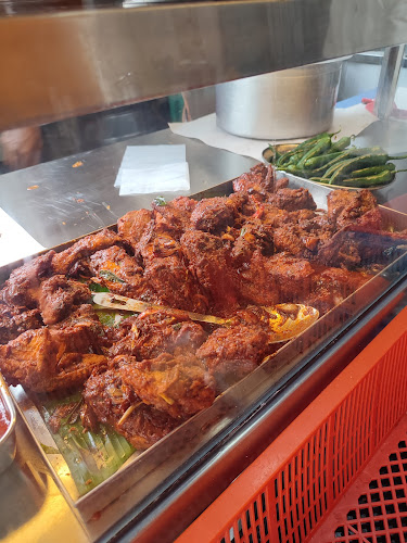 Opinii despre Nasi Kandar Ali Mamak (Jalan Servis) în George Town - Gastronomi dan perhotelan