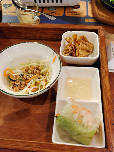 Ăn Viet - Gastronomi dan perhotelan