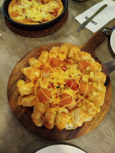 Pizza Hut Teluk Intan - Gastronomi dan perhotelan