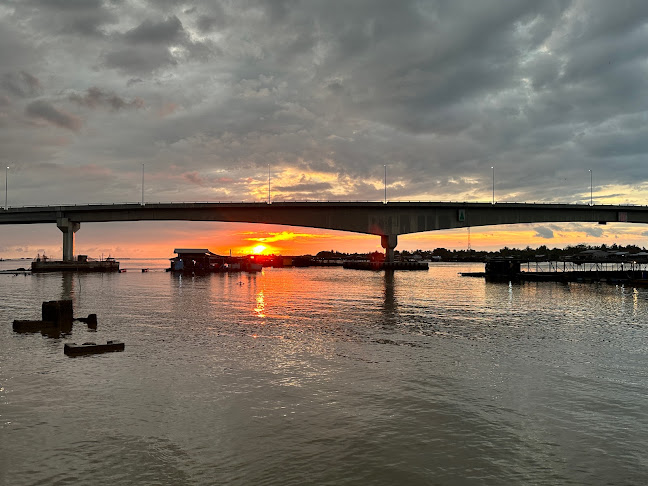 Kedai Makanan Laut Kuala Kurau Sunset Seafood - Kuala Kurau