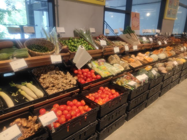 Comentarii opinii despre Ben's Independent Grocer @ The LINC