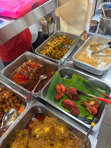 Comentarii opinii despre Gerai Makan Seksyen 8 PJ