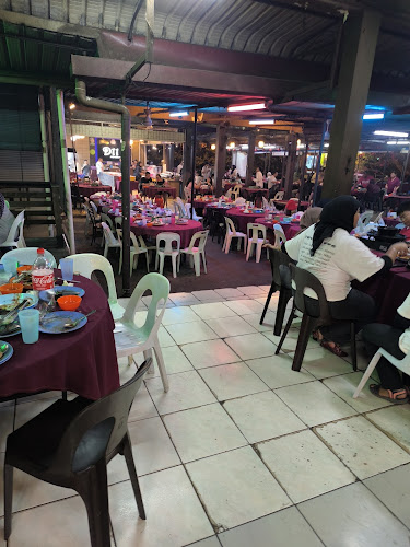 Opinii despre D11 Steamboat în Kuching - Gastronomi dan perhotelan