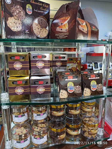 Comentarii opinii despre Intan's Oven Bakery & Cafe