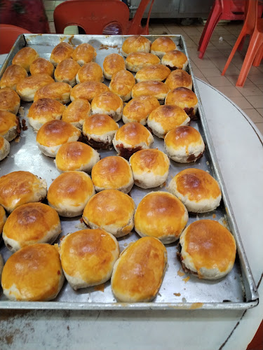 Kedai Roti Gold Crown 金冠面包中西饼店 - Gastronomi dan perhotelan