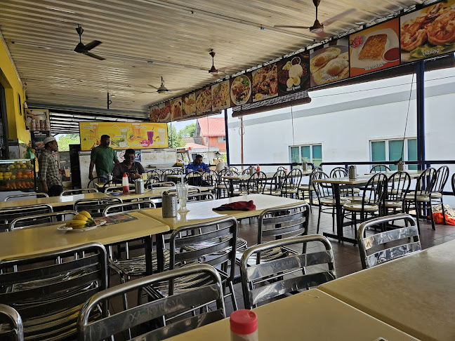 RESTORAN KARI KEPALA IKAN DEEN - Gastronomi dan perhotelan