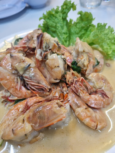 One To Six Seafood Restaurant - Gastronomi dan perhotelan