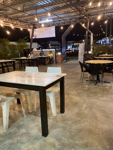 Opinii despre Meeting Point Restaurant în Kulim - Gastronomi dan perhotelan