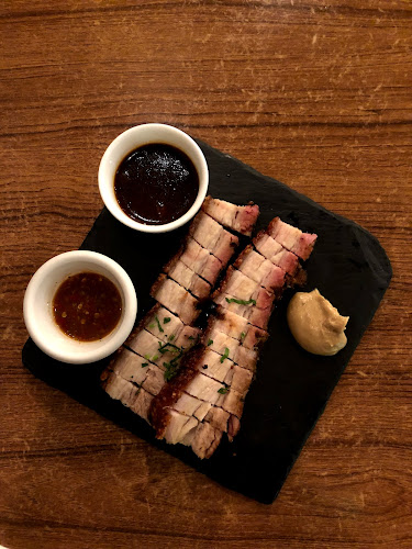 Dave's Bistro • Bar & Grill - Gastronomi dan perhotelan