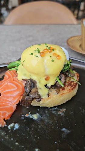 The Red Beanbag - Gastronomi dan perhotelan